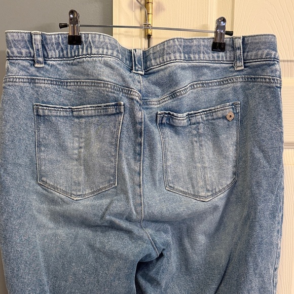 Democracy Light Blue Women's Relaxed Jeans - Picture 9 of 10